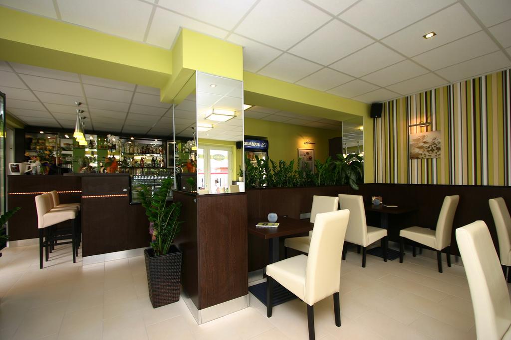 Cafe Relax Apartments ヘーヴィーズ エクステリア 写真